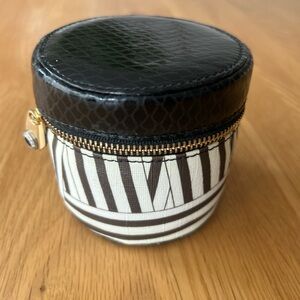 Henri Bendel small jewelry travel case